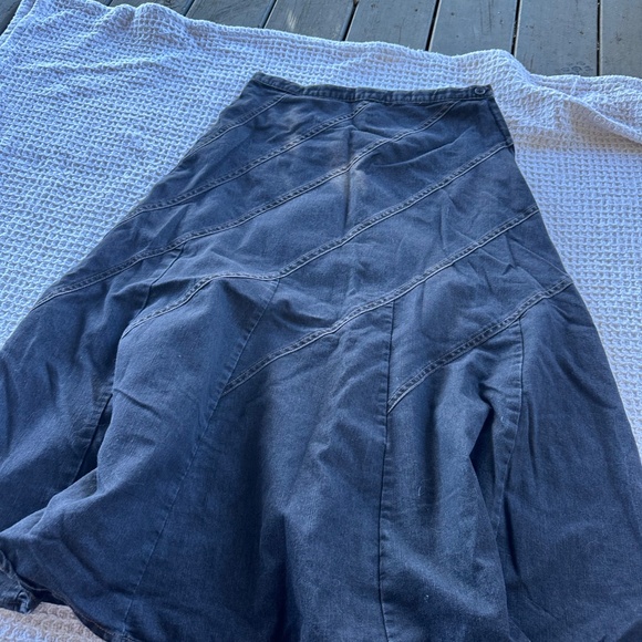 Denim skirt - Picture 2 of 3